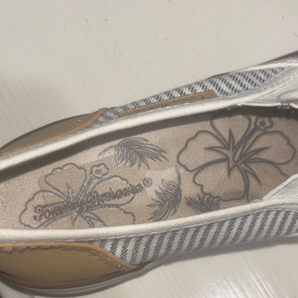 Tommy Bahama platform slip-on striped sneakers. Women's 8.5. Like new condition. - Picture 7 of 9